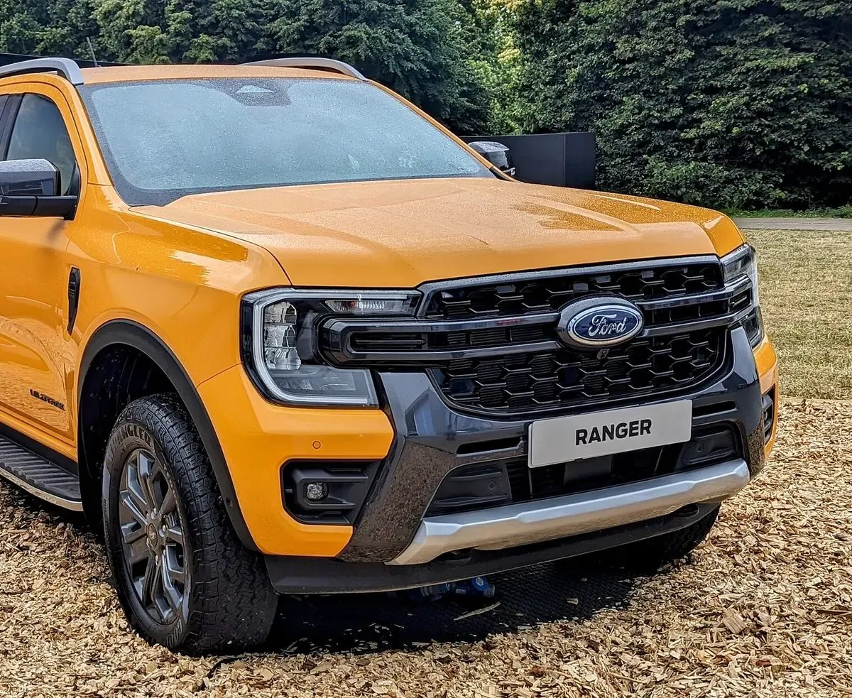 Xe bán tải Ford Ranger – loại xe lái được bằng hạng B nếu khối lượng toàn bộ đến 3.500 kg